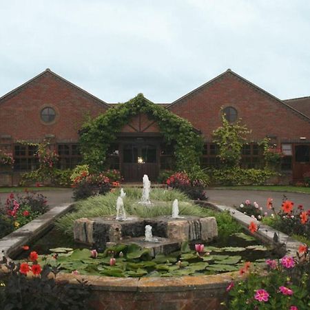 Magnolia Park Hotel, Golf & Country Club Boarstall Exterior photo