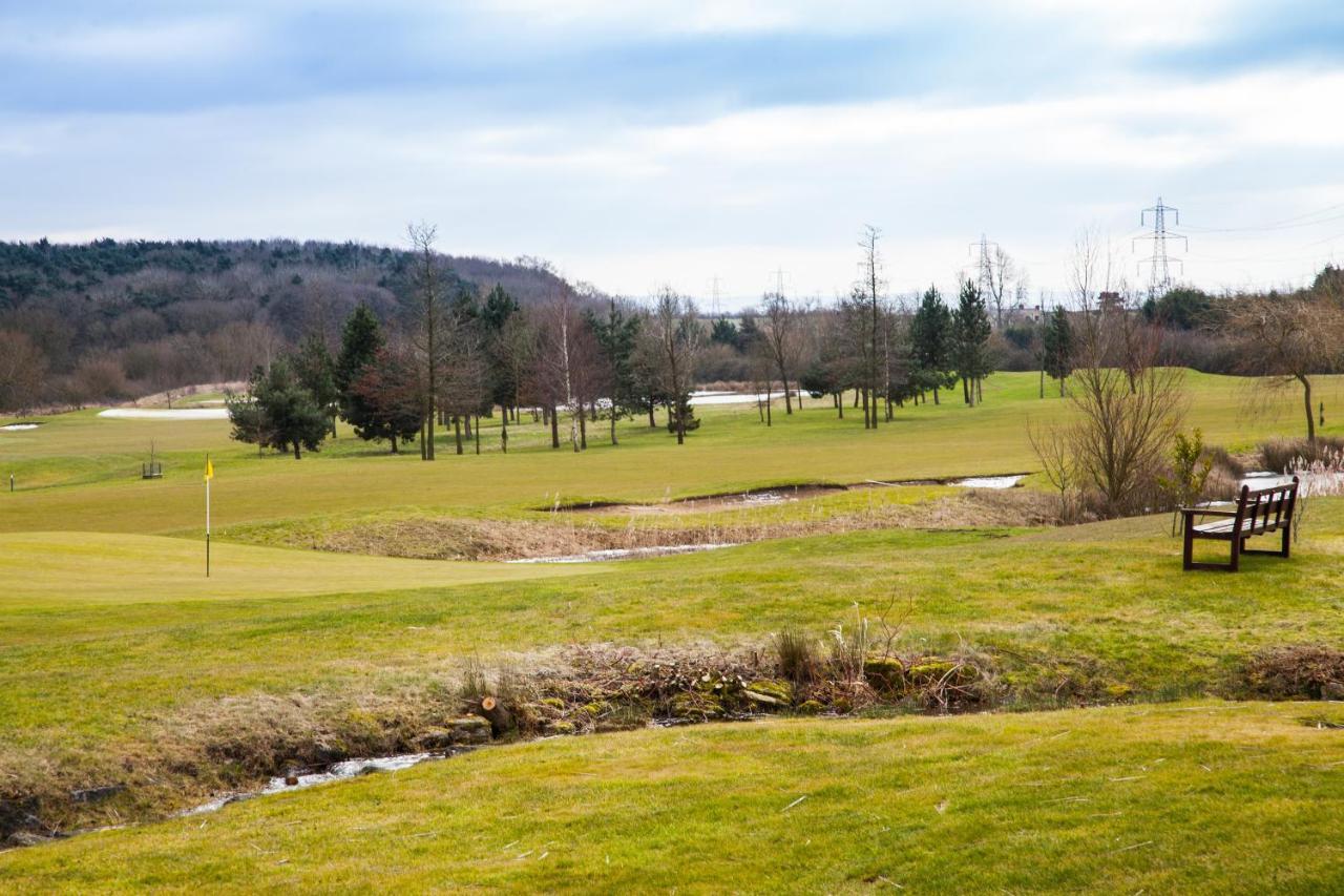 Magnolia Park Hotel, Golf & Country Club Boarstall Exterior photo